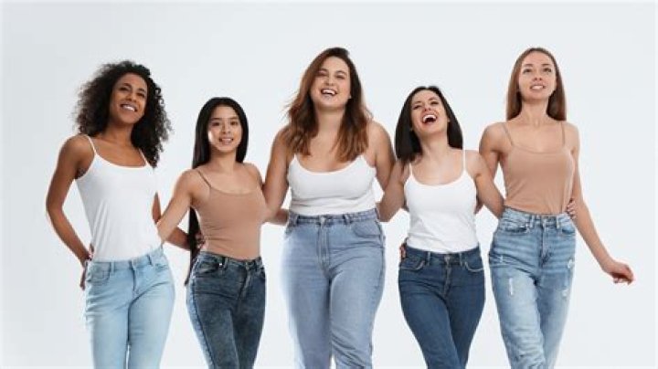 What females find physically attractive in males?