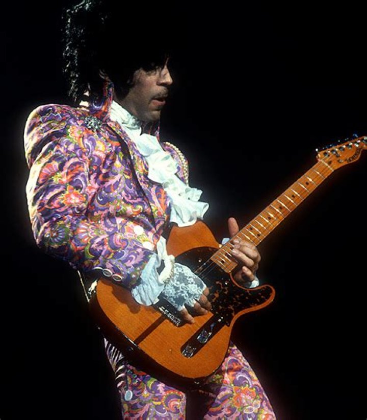 What guitar did prince use?
