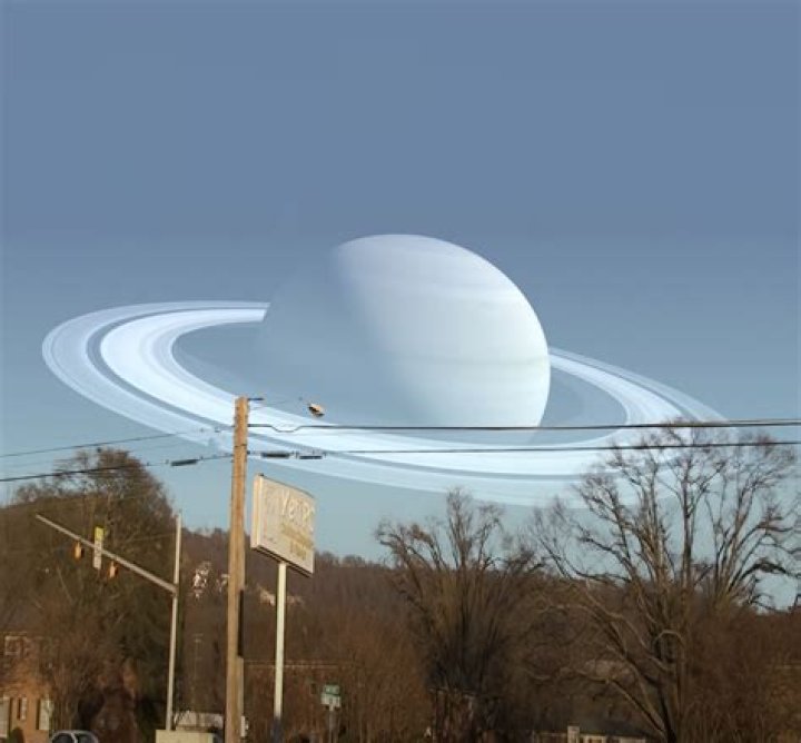 What if Saturn was our moon?