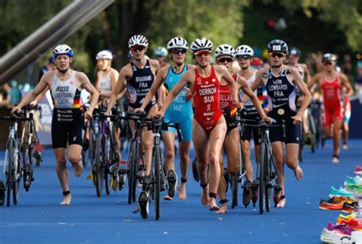 What is a good bike speed for a triathlon?