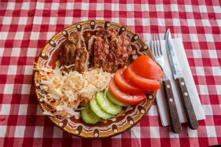 What is a typical Bulgarian meal?