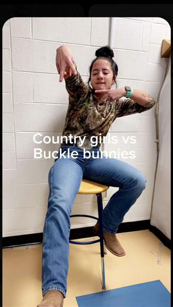What is buckle bunny in slang?