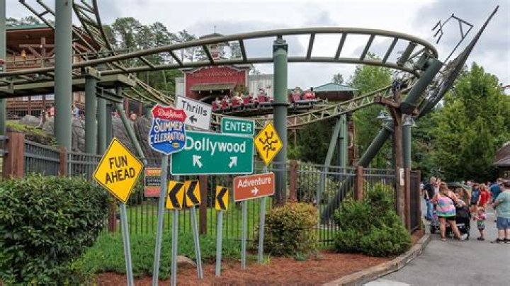 What is the best time of year to go to Dollywood?