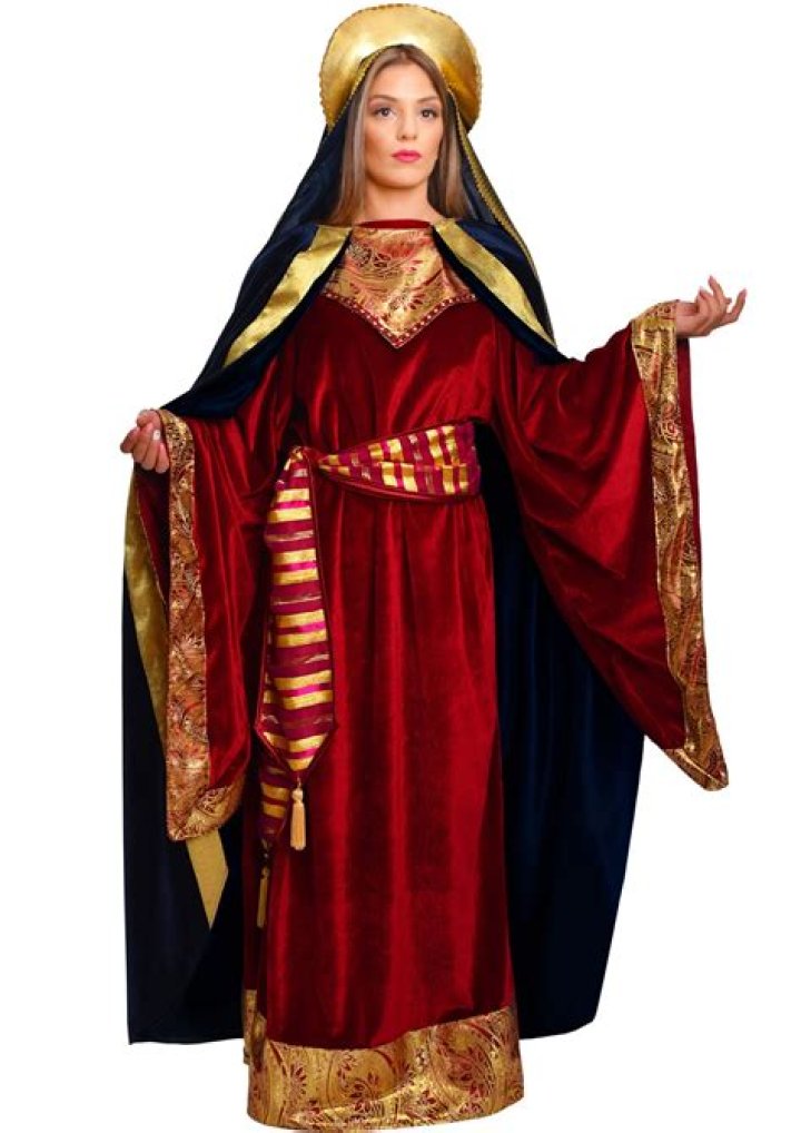 What is the Virgin Mary's outfit called?