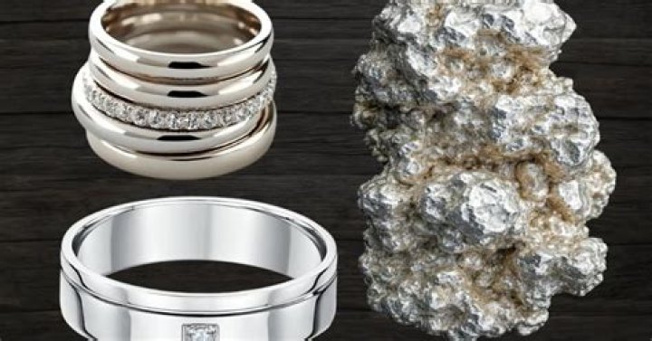What is white gold stamped with?