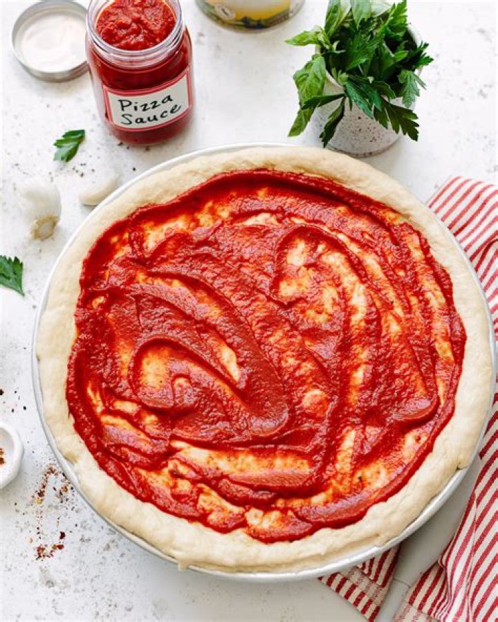 What kind of onion goes on pizza?