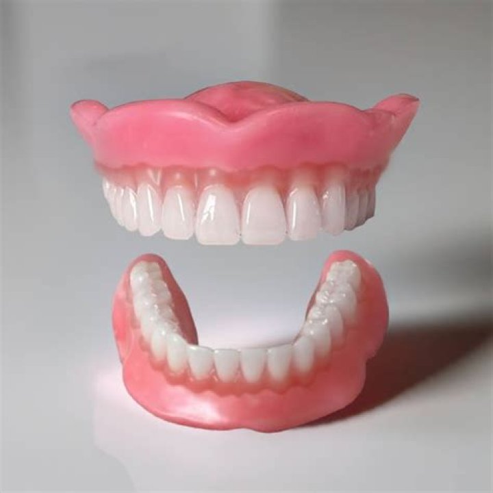 What percentage of senior citizens wear dentures?