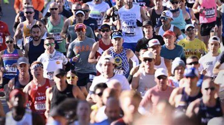 What race is the fastest runners?