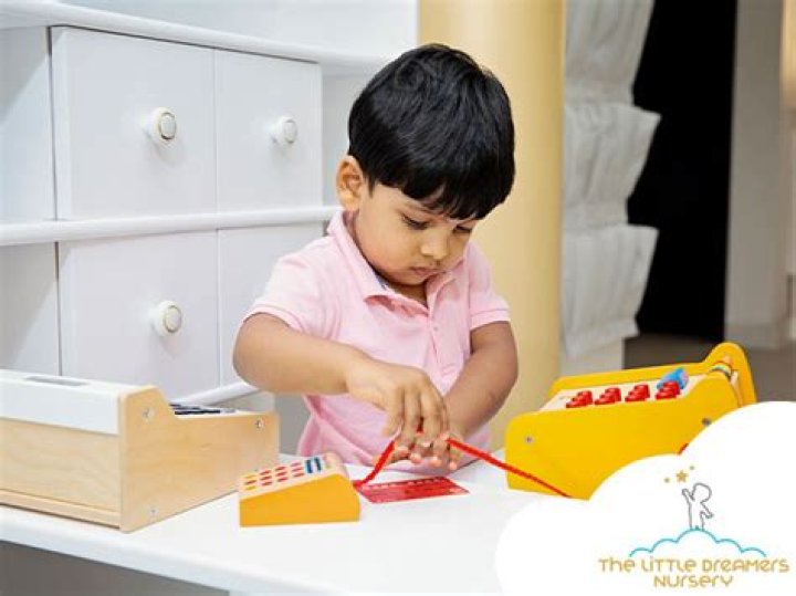 What should a 4 year old know educationally?