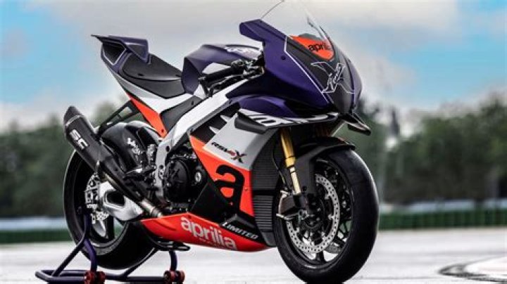 What size engine does the British Superbikes have?