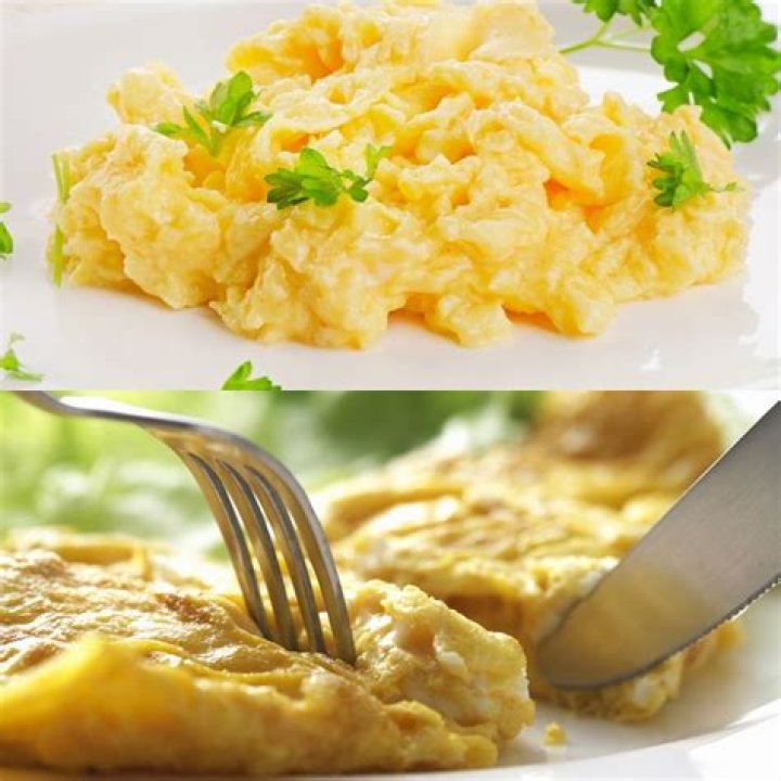 What's the difference between scrambled eggs and omelette?
