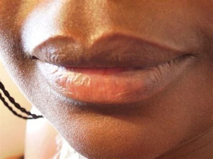 WHO calls Othello thick lips?