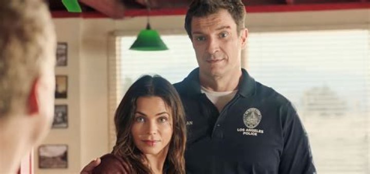 Who does Gibbs end up with in NCIS?