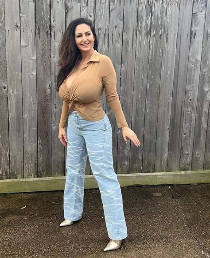 Who had maximum wives?