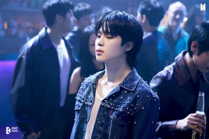 Who is dancer in BTS?