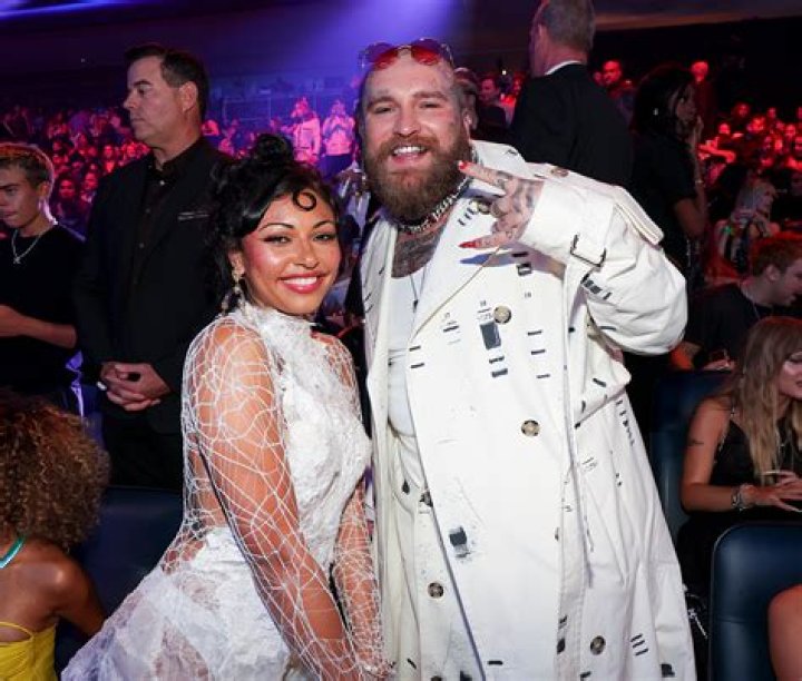 Who is Teddy couple up with?