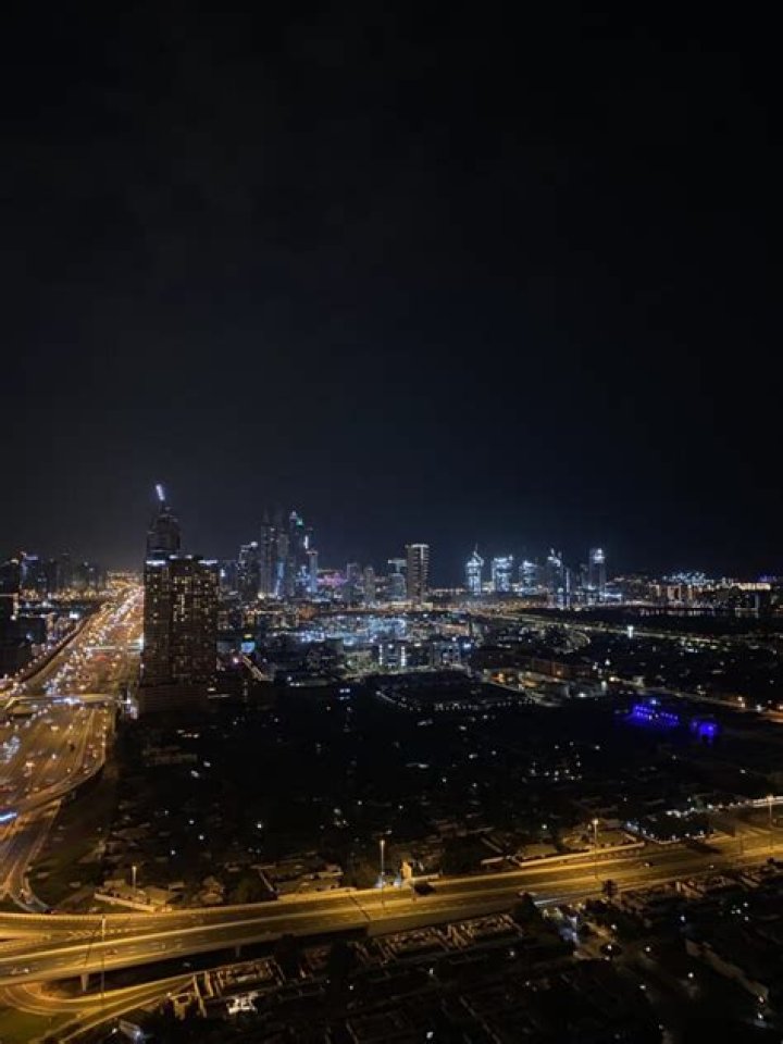 Why are there no stars in Dubai?
