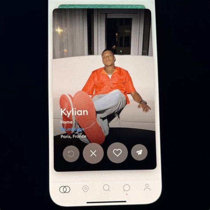 Why do celebrities only use iPhone?