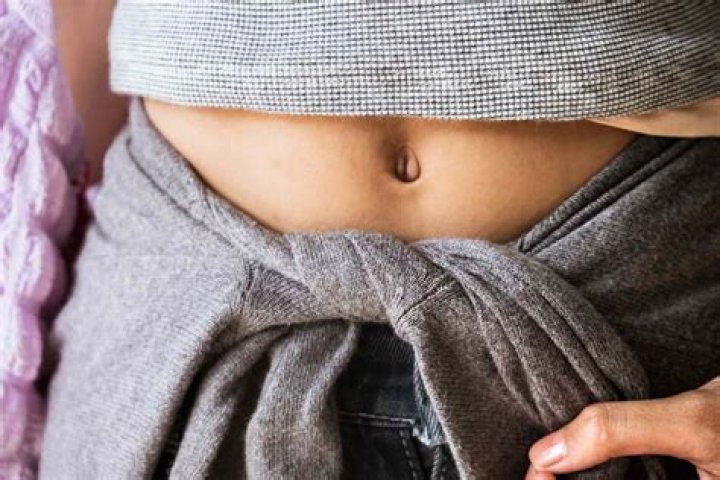 Why is my belly button have discharge?
