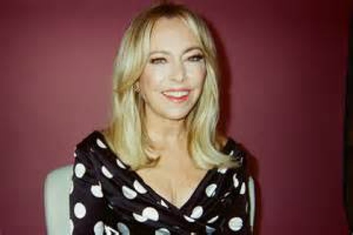 Why is Sutton Stracke so rich?