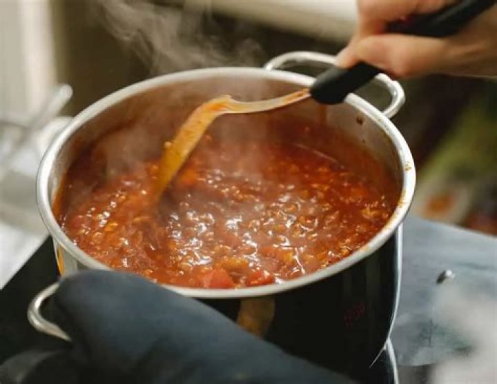 Will simmering sauce thicken it?